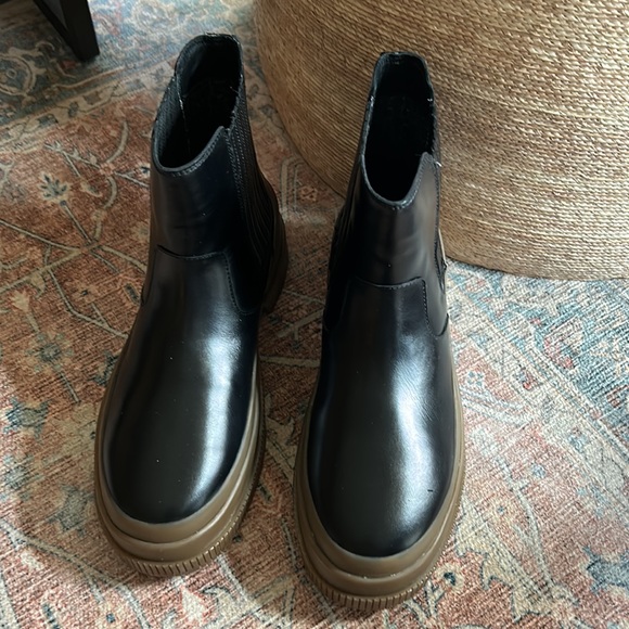 NWT Sperry Highland Chelsea Boots - Picture 4 of 8